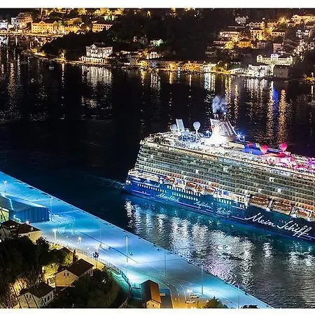 Denis * Ντουμπρόβνικ